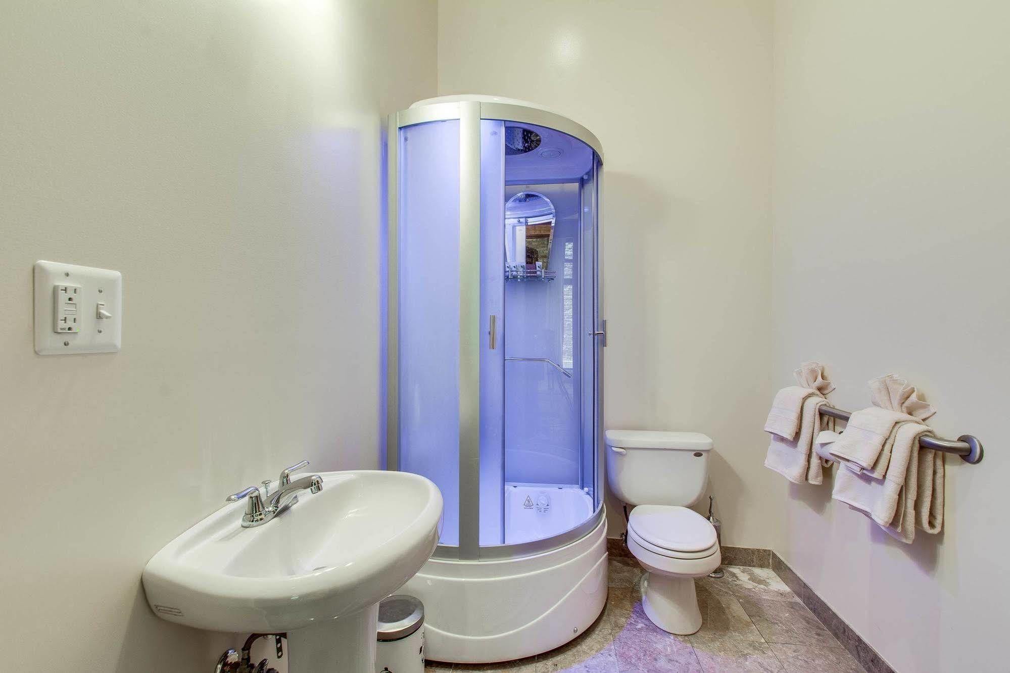 Ruby Room (Adults Only) Чикаго Экстерьер фото